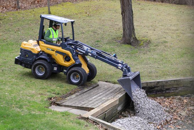 Where to find VERMEER ATX 850 CLOSED CAB LOADER 512 in Wichita